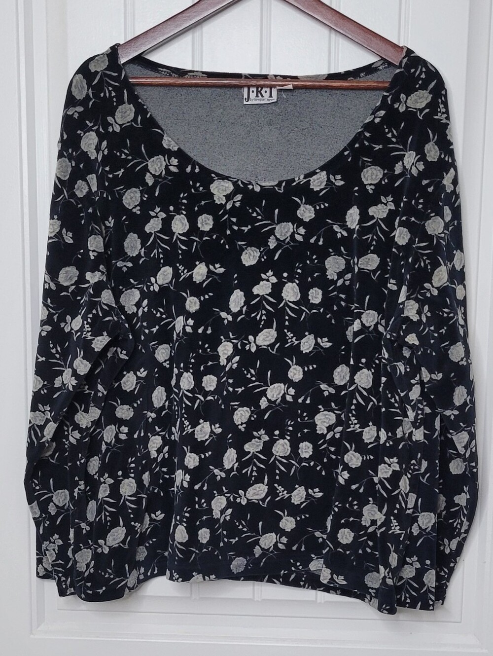Newport News Black Velvet Long-Sleeve Floral Scoop Neck Top